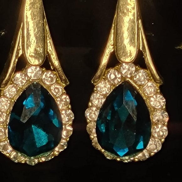 Brand New Exquisite Opal Blue Earrings - Picture 3 of 6